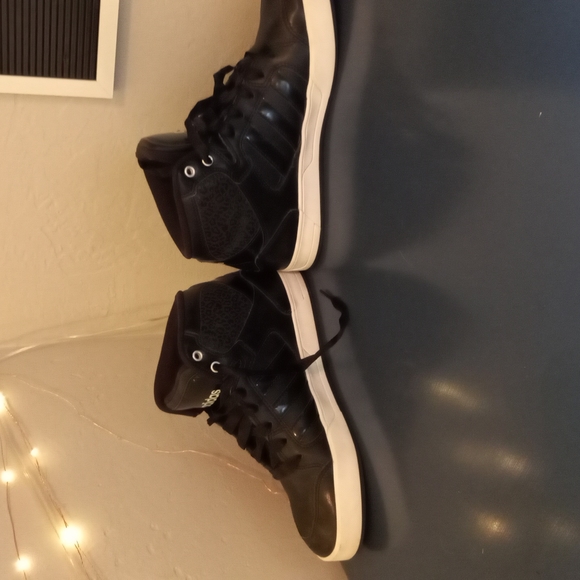 Adidas Women's high top shoe - Picture 5 of 7